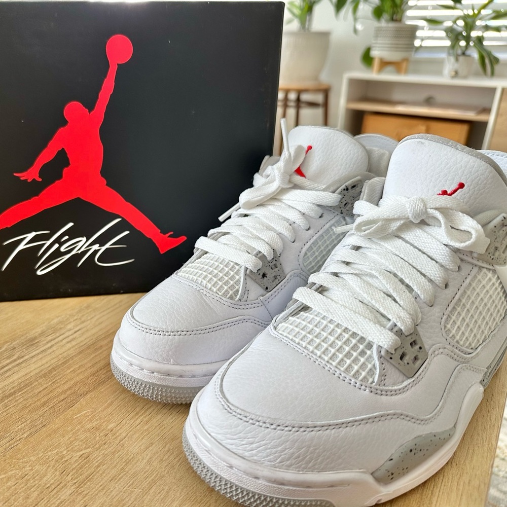 Jordan Air Retro 4 White and Black